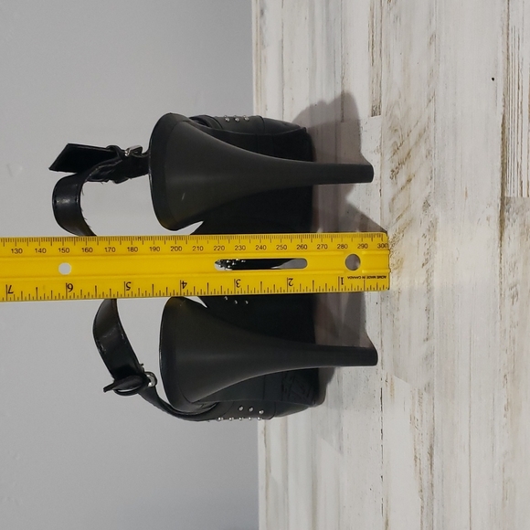 EUC SILVER STUDDED ELLE HEELS - Picture 5 of 7